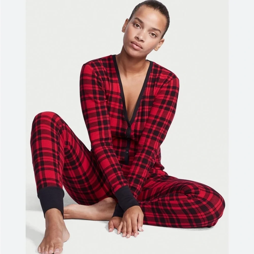 VICTORIA'S SECRET
THERMAL LONG ONESIE in black/red buffalo plaid -XL - Picture 2 of 5
